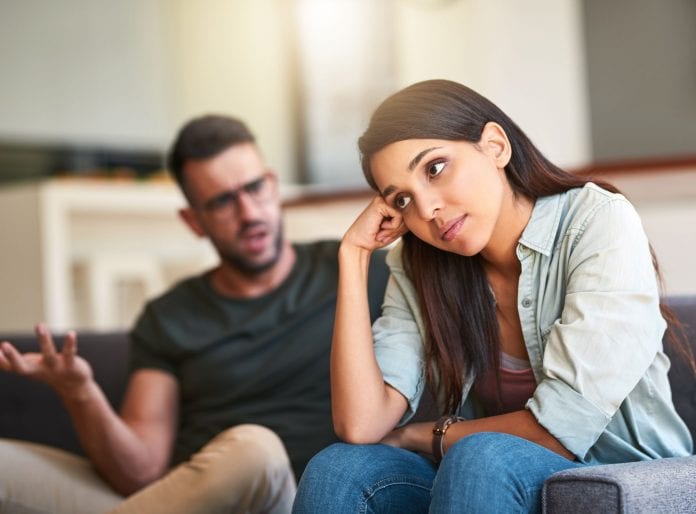 Commencer à parler de son Ex pourrait être un point non négligeable pour certains au début de leurs relations.